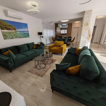 Luxury Villa Nikoma With Heated Pool And Whirlpool Dicmo Zewnętrze zdjęcie