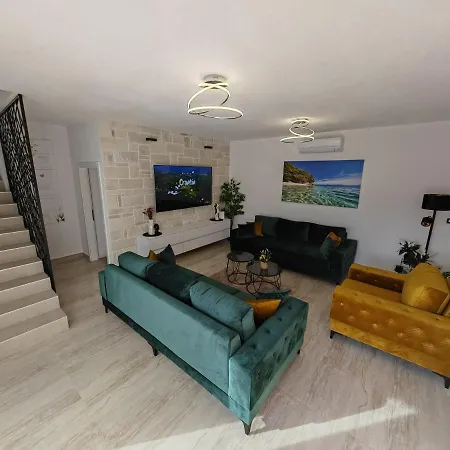 Luxury Villa Nikoma With Heated Pool And Whirlpool Dicmo Zewnętrze zdjęcie