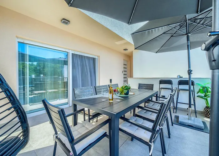 Luxury Villa Nikoma With Heated Pool And Whirlpool