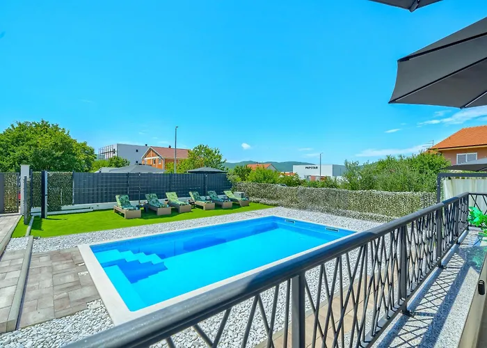 Luxury Villa Nikoma With Heated Pool And Whirlpool
