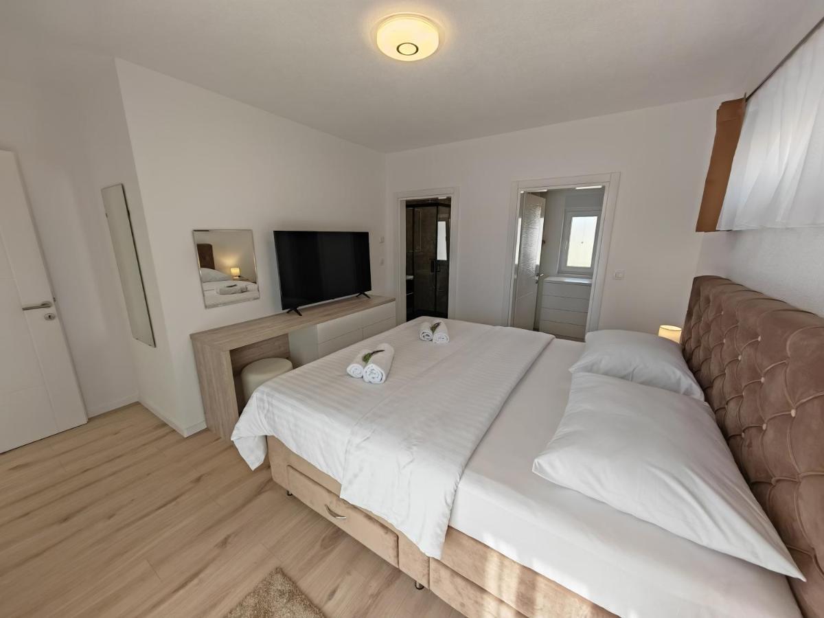 Luxury Nikoma With Heated Pool And Whirlpool Dicmo