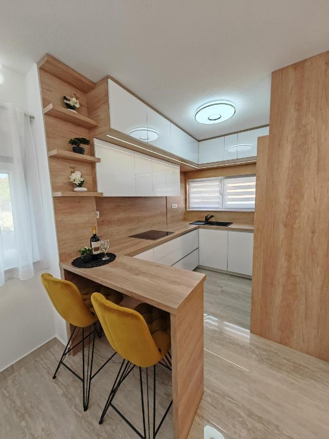 Luxury Nikoma With Heated Pool And Whirlpool