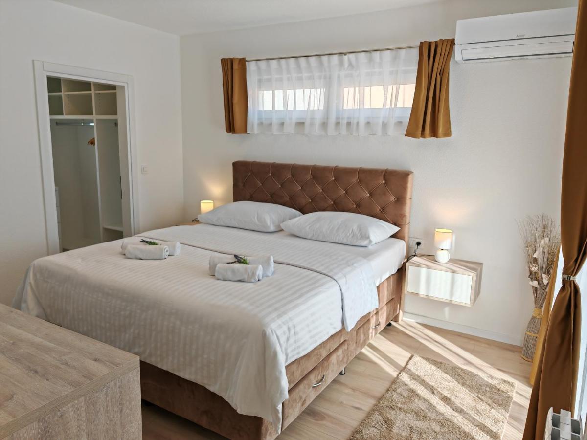 Villa Luxury Nikoma With Heated Pool And Whirlpool Dicmo