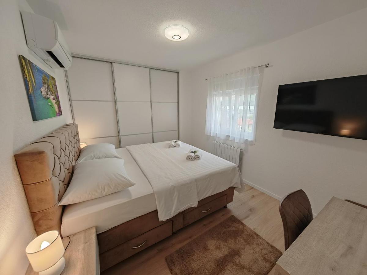 Villa Luxury Nikoma With Heated Pool And Whirlpool Dicmo