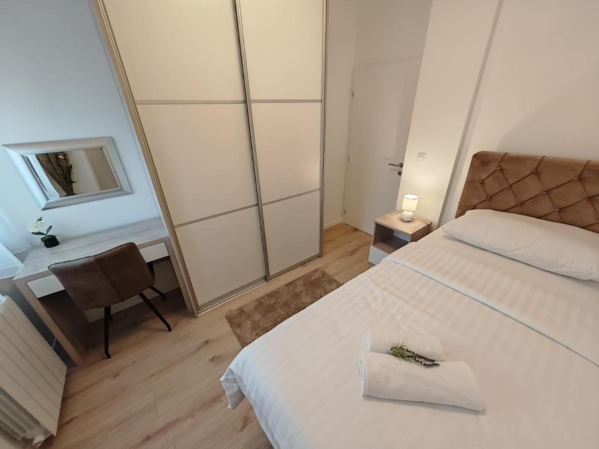 Luxury Nikoma With Heated Pool And Whirlpool Villa