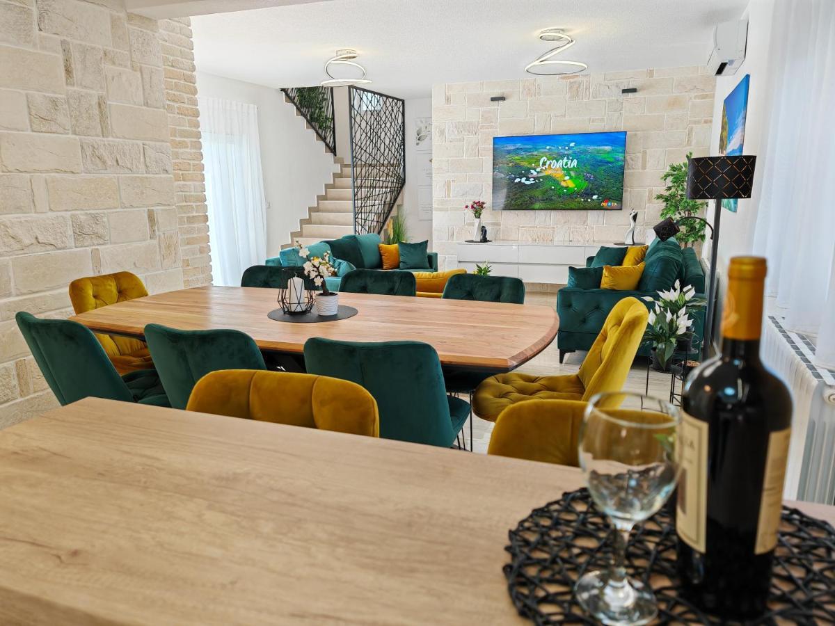 Luxury Nikoma With Heated Pool And Whirlpool Villa *