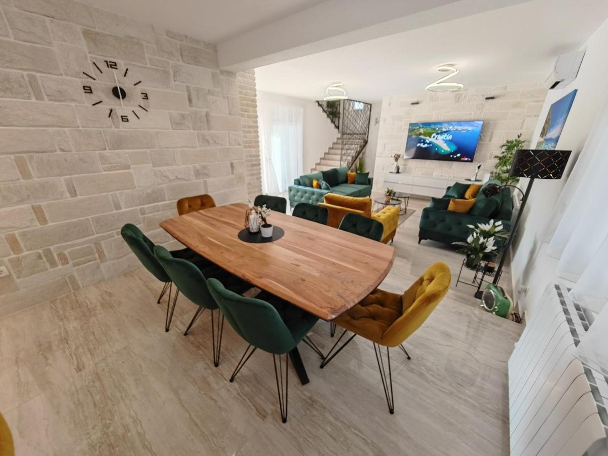 Luxury Nikoma With Heated Pool And Whirlpool Villa Dicmo