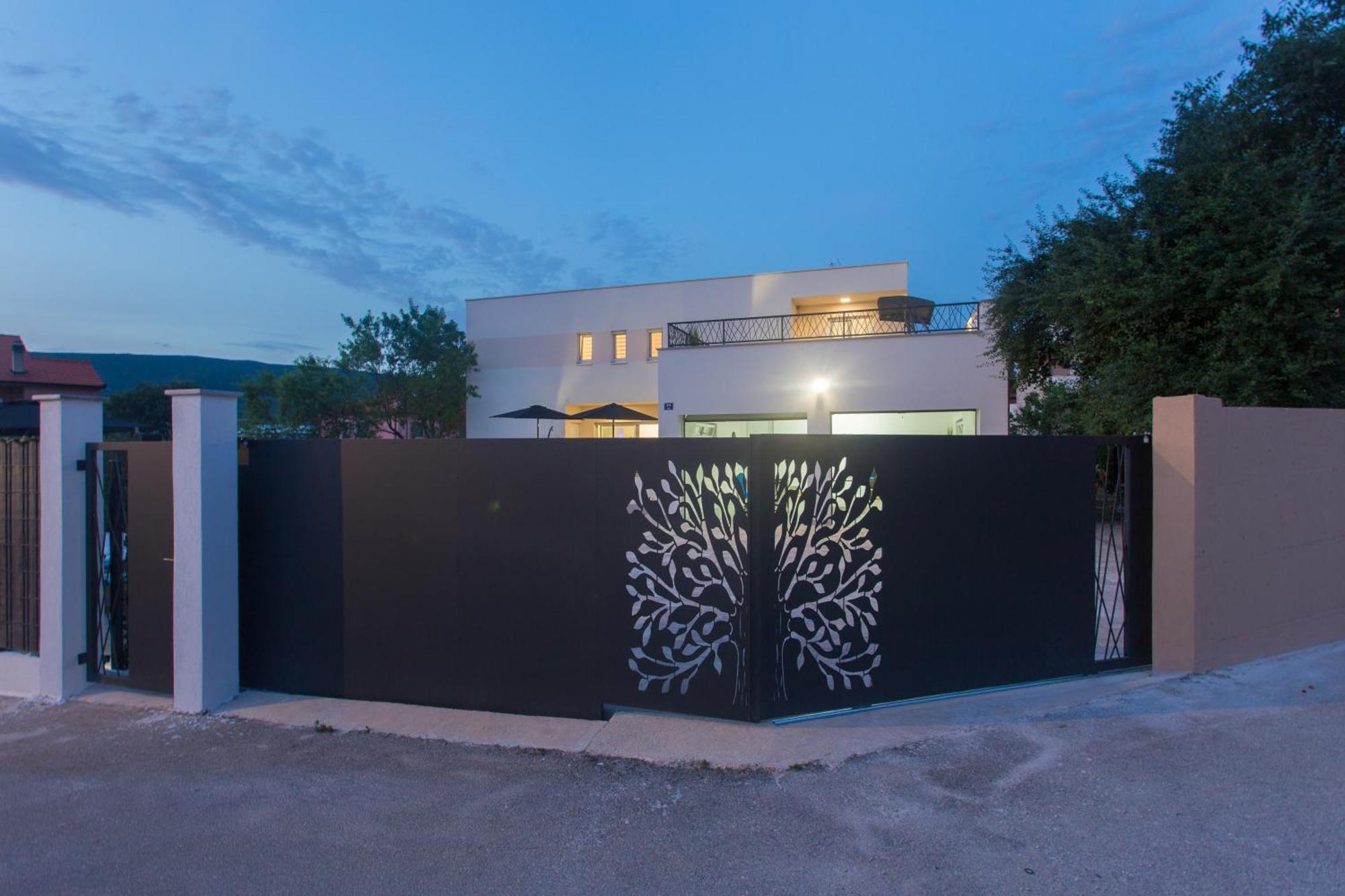 Luxury Nikoma With Heated Pool And Whirlpool Villa Dicmo