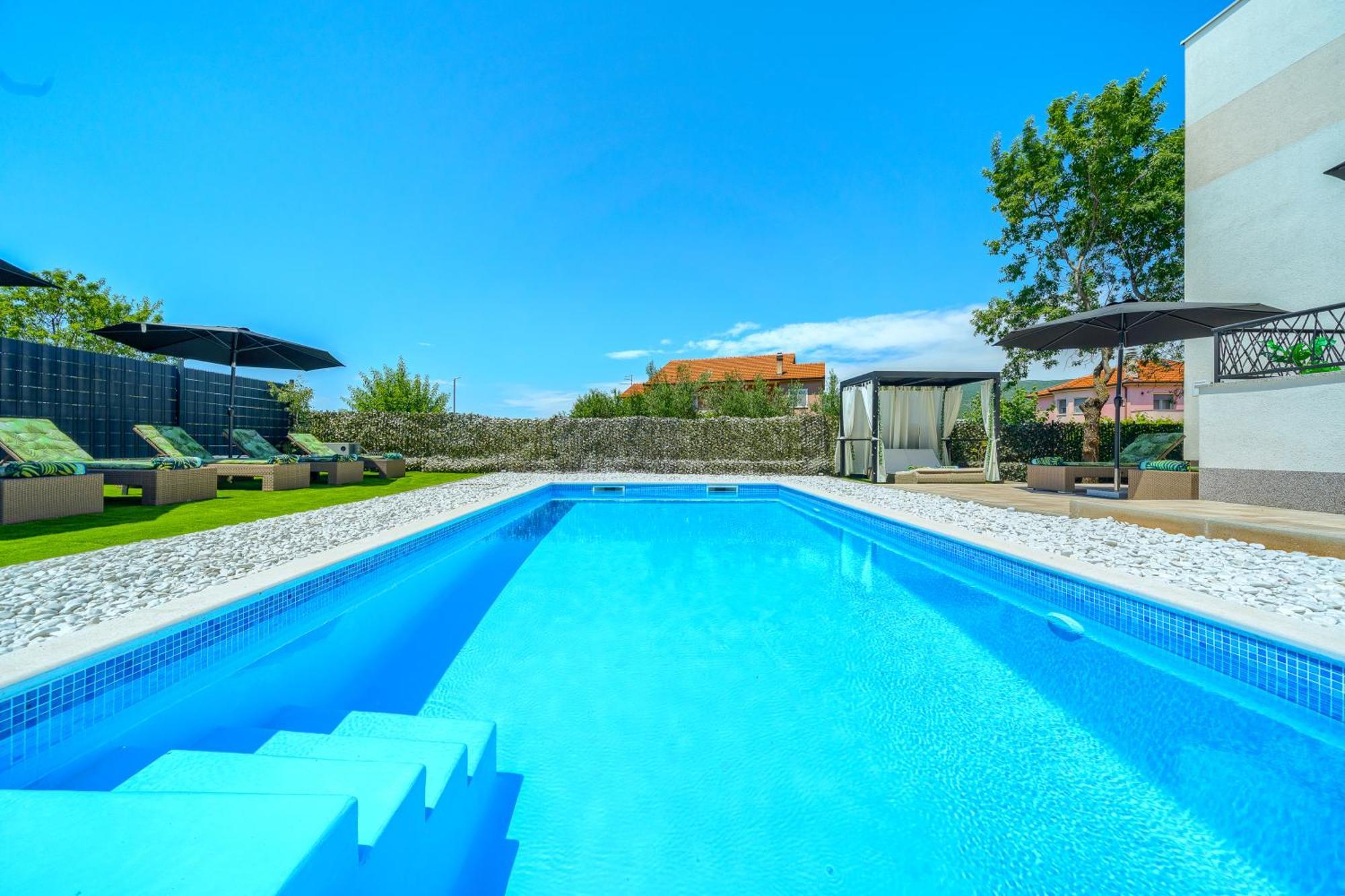Luxury Nikoma With Heated Pool And Whirlpool Dicmo