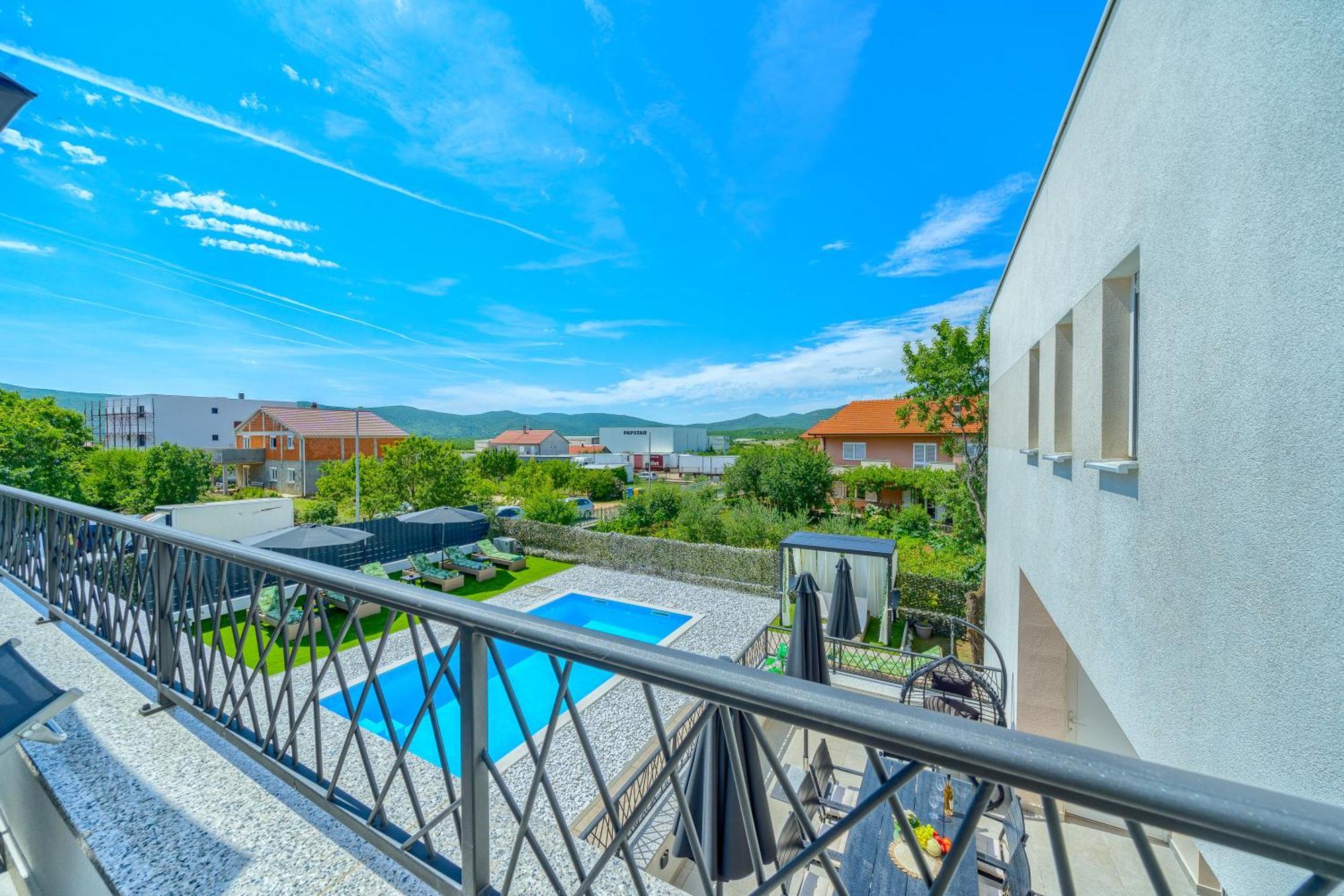 Luxury Nikoma With Heated Pool And Whirlpool Dicmo