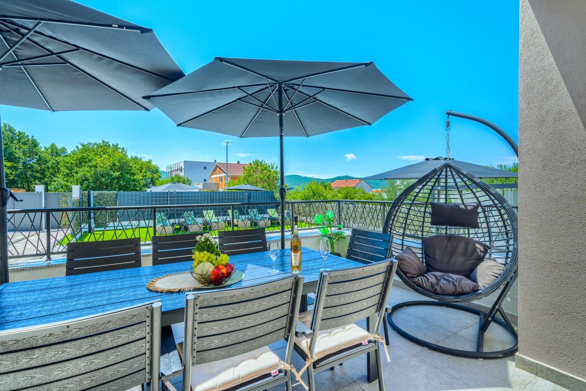 Luxury Nikoma With Heated Pool And Whirlpool