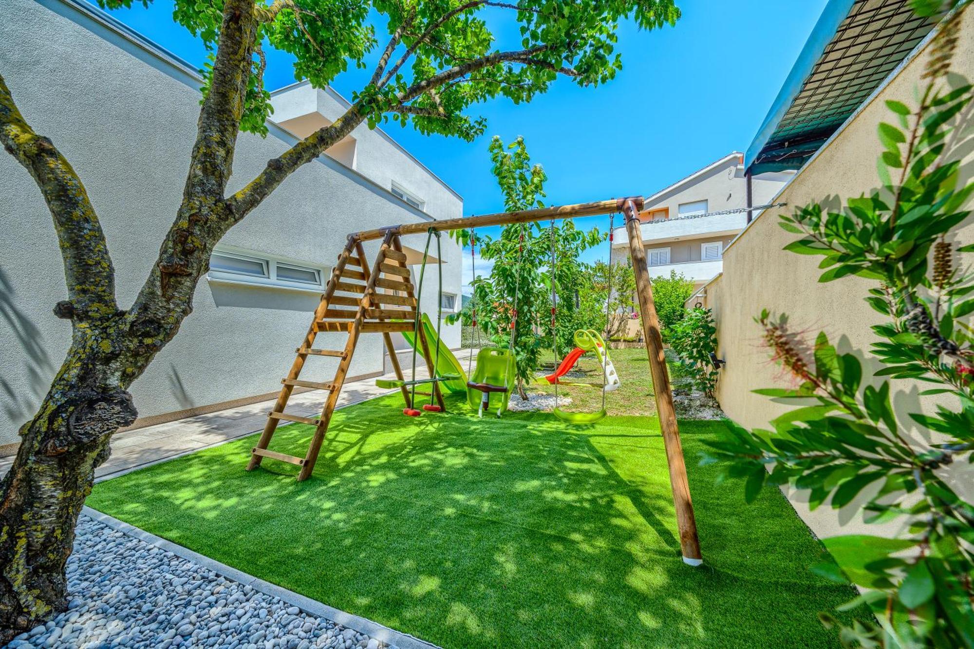 Villa Luxury Nikoma With Heated Pool And Whirlpool *