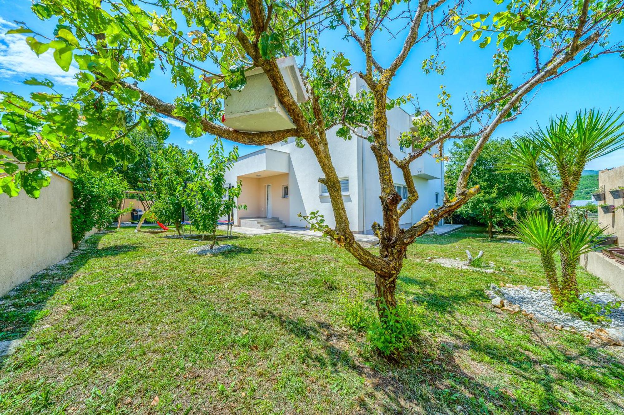Luxury Nikoma With Heated Pool And Whirlpool Villa